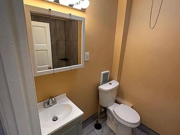 2nd image of 2144 E Stella St