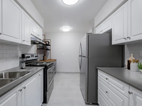 Crown Tower Apartments