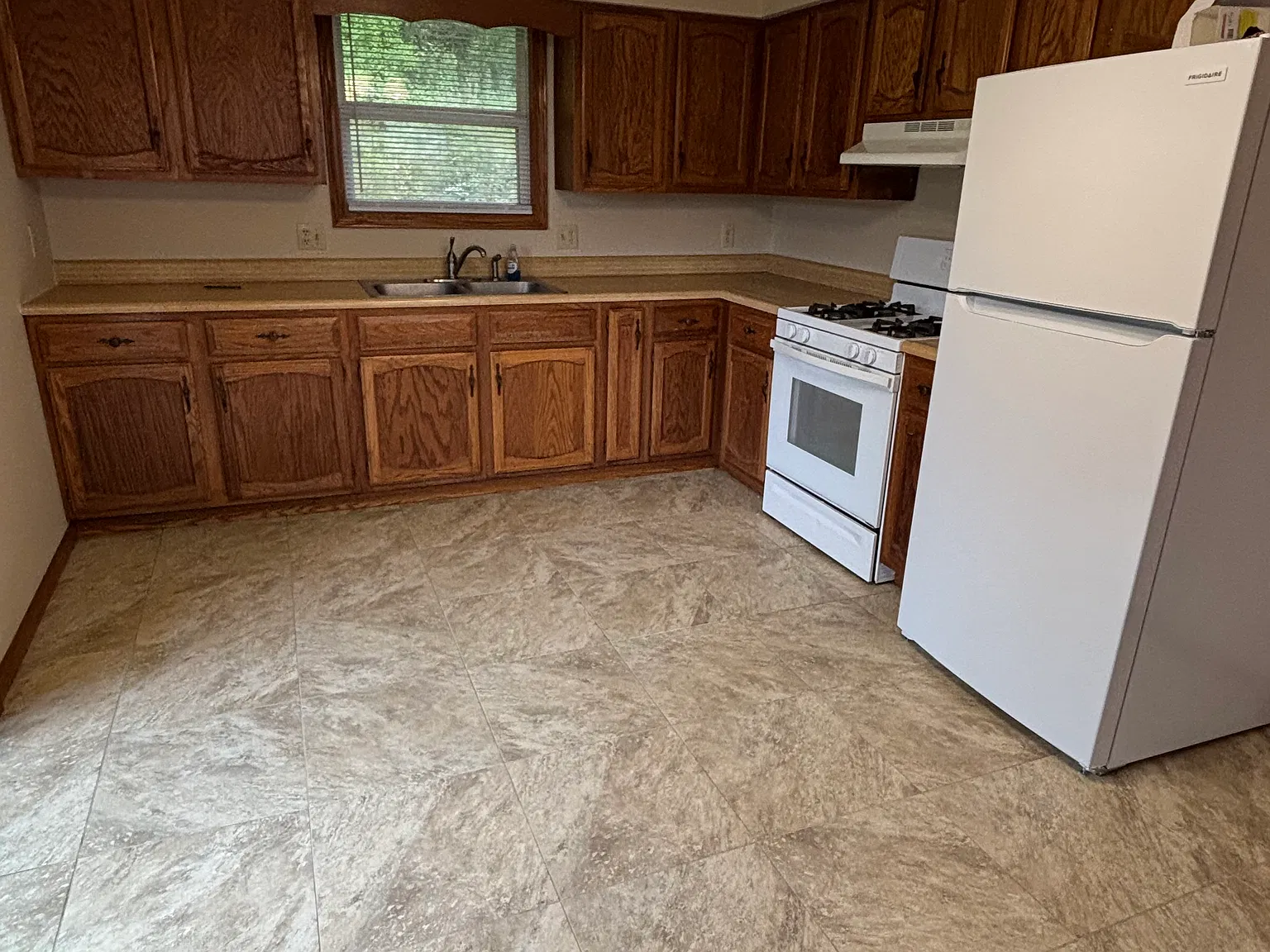 2 bed, $925 — Photo 2