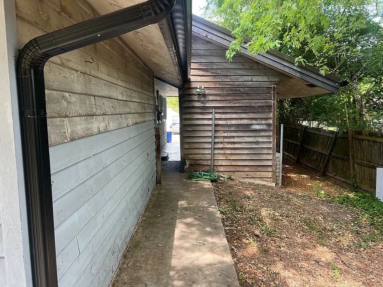 110 S Purdue Ave — Photo 4
