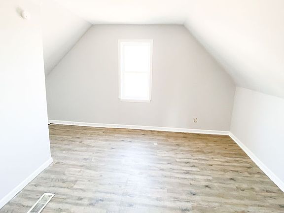 2nd image of 148 E Cartwright Ave