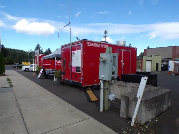 380 SW Zobrist St #1, Estacada, OR 97023