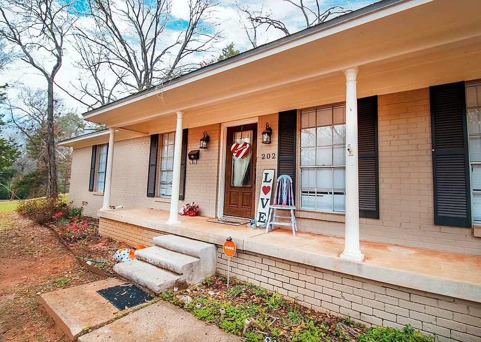 1st image of 202 Glenwood Dr