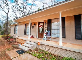 202 Glenwood Dr, Palestine, TX 75801