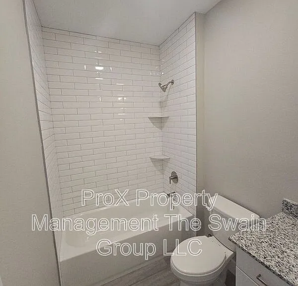 701 Bates Ave SW #202 — Photo 8