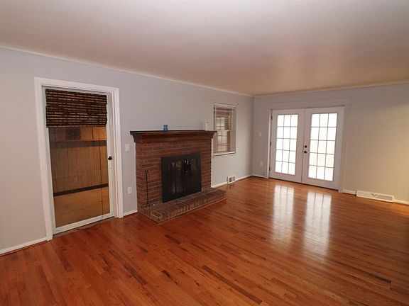 2nd image of 2676 Cedarbrook Dr