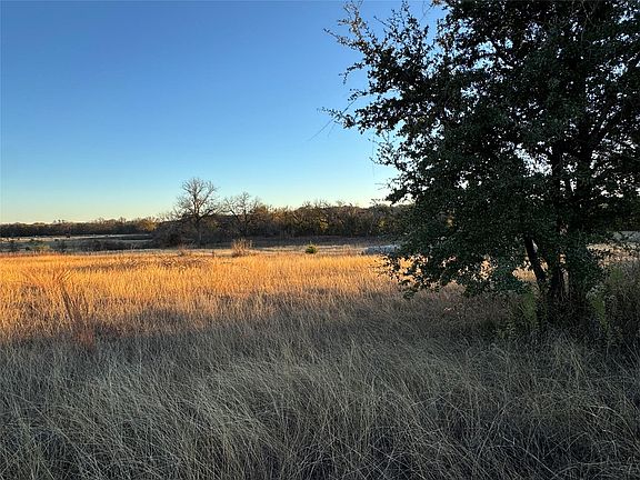 4th image of 607 County Road 2371
