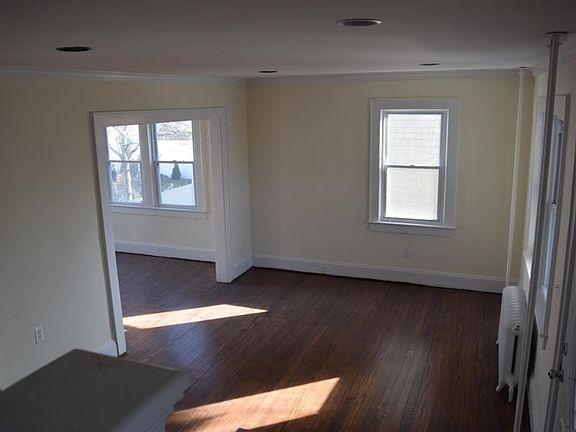 2nd image of 60 Tiona Ave