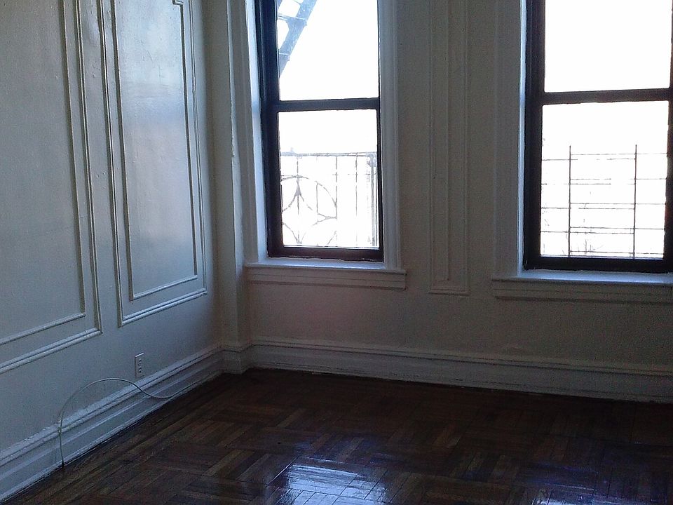 2nd image of 322 Rockaway Pkwy APT 4D