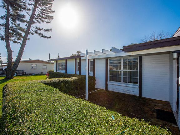 4th image of 8 Raymonde Cir