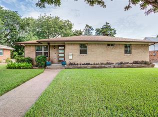 2905 Bridal Wreath Ln, Dallas, TX 75233
