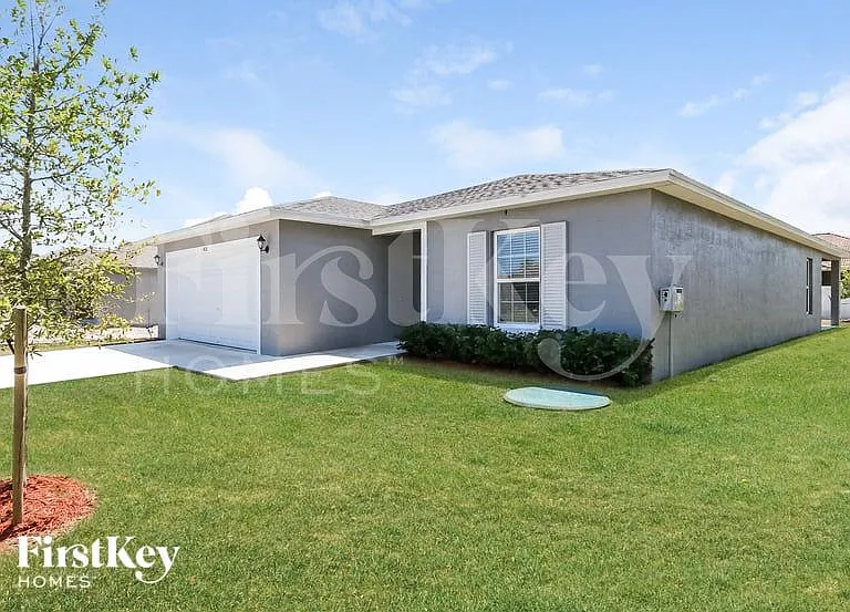 1426 SW Oriole Ln — Photo 3
