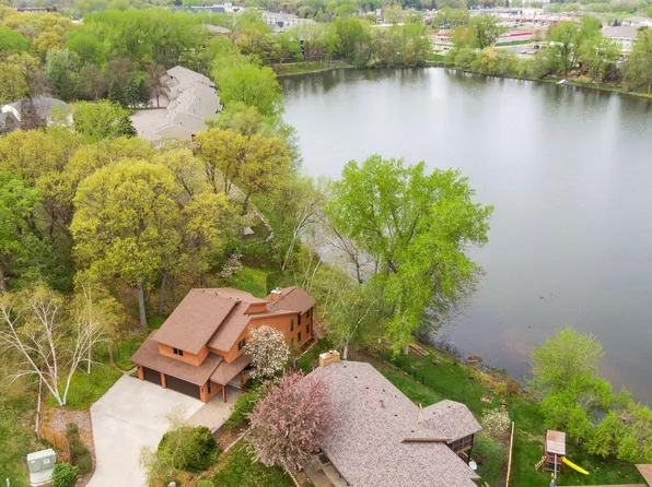2711 Jessica Ct, Little Canada, MN 55117