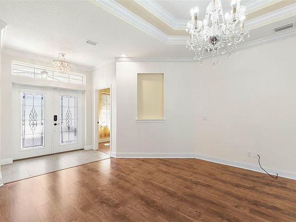5th image of 2 EDGEMONT PLACE
