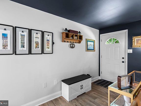 4th image of 19 Heritage Ct