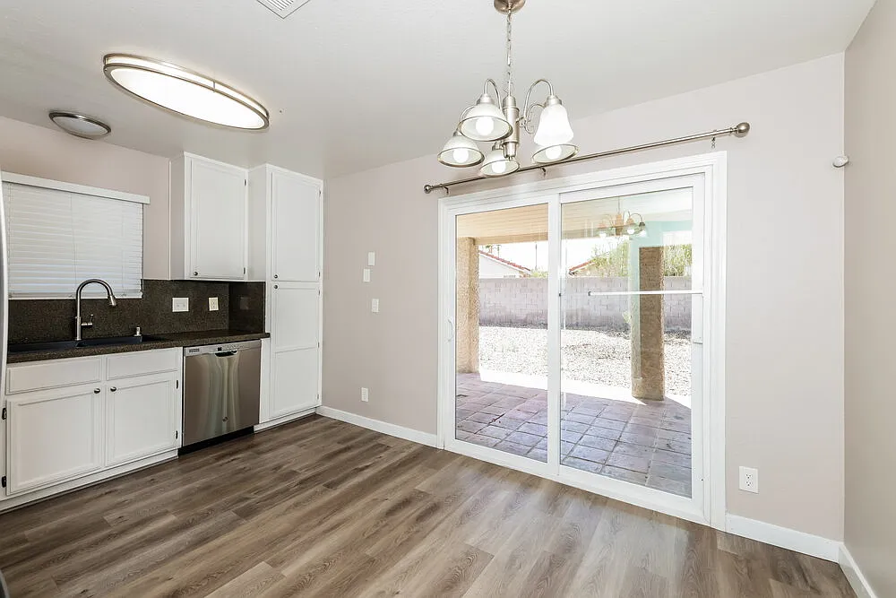 3 bed, 2.0 bath, 1163 sqft, $2,175 — Photo 4