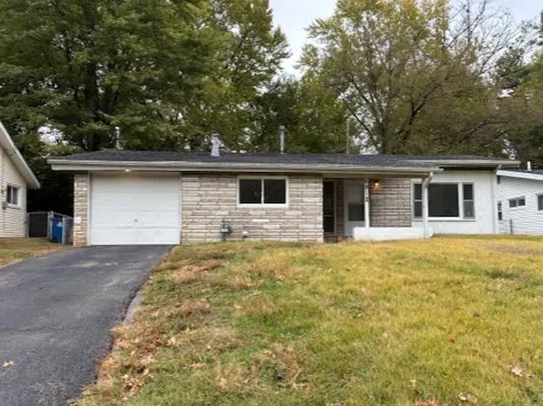 6812 Saint Olaf Dr, Saint Louis, MO 63134