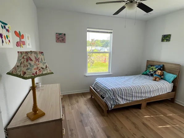 890 Helen St, Saint Augustine, FL 32084