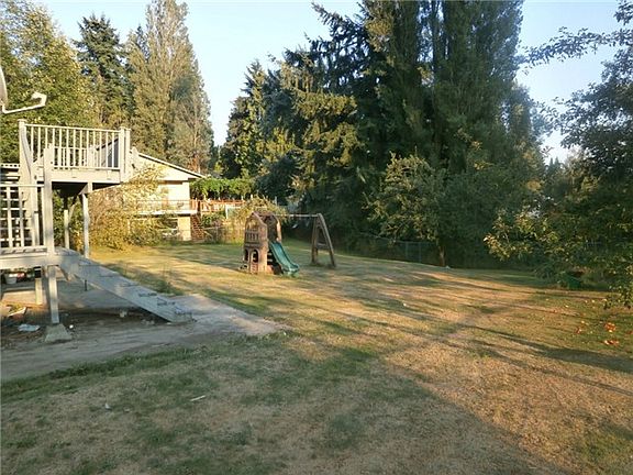 3rd image of 3207 NE 205th St