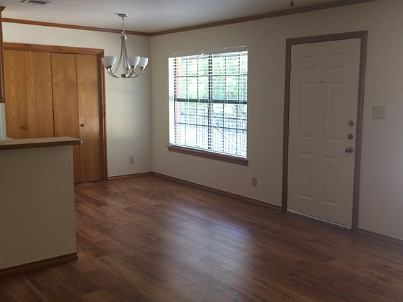 4th image of 113 Wildwood Ct APT C
