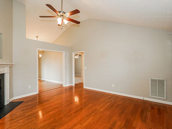 3rd image of 900 Pebble Beach Cir