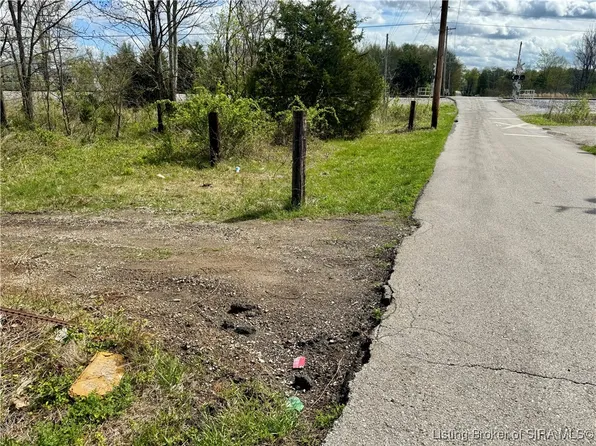  N Us-31, Austin, IN 47102