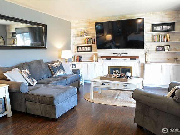 3rd image of 207 W 10th Avenue