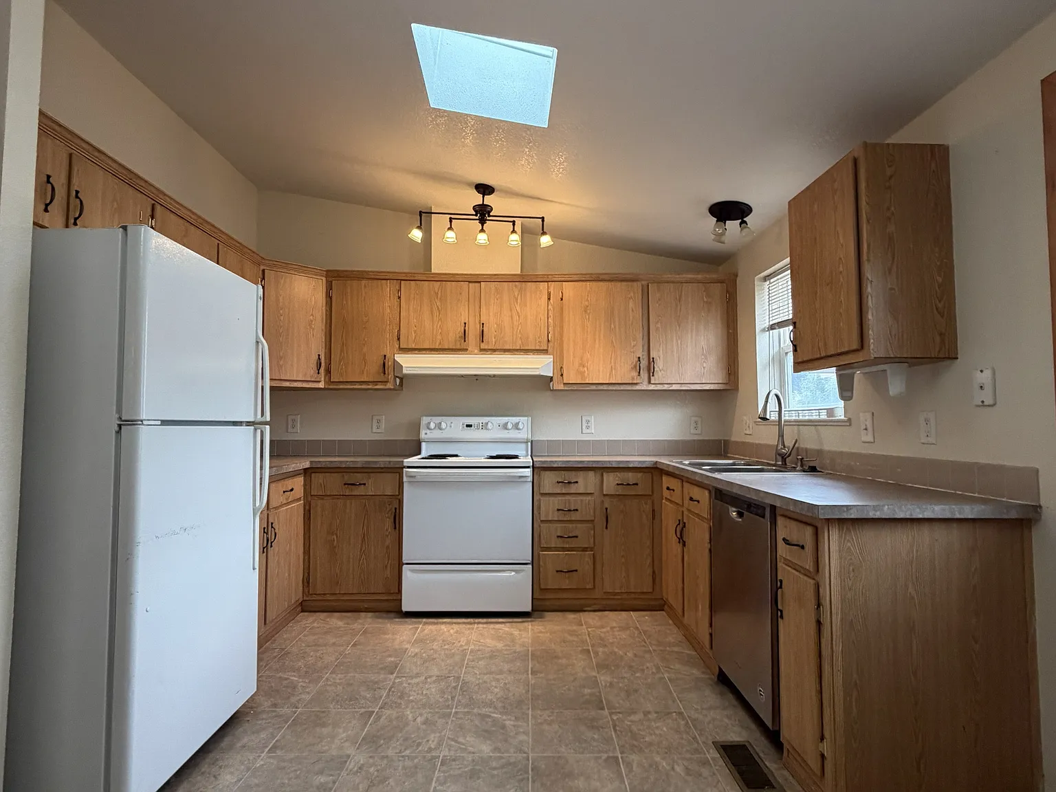 1964 Franklin Street - 1 — Photo 3