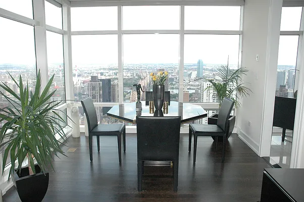 Rented by Victory Park Realty | media 17