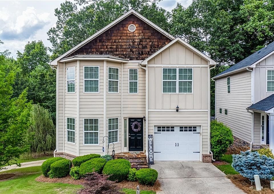 1st image of 201 Village Ln