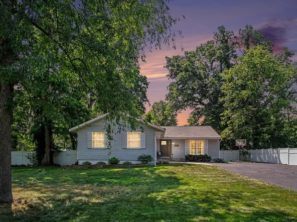 6146 Burton St SE, Grand Rapids, MI 49546