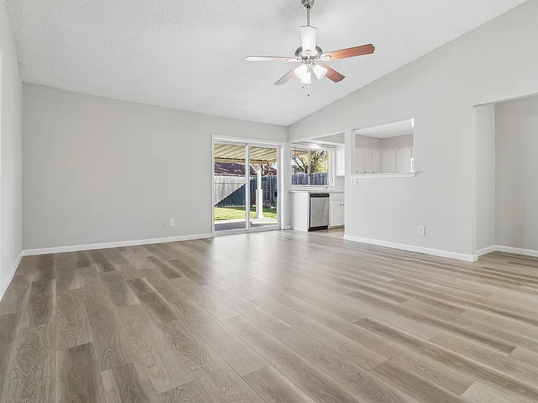 219 Running Brook Ln — Photo 6