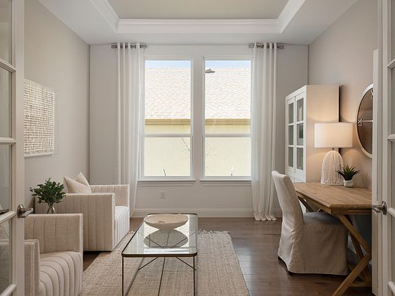 Flex Space off the Entry