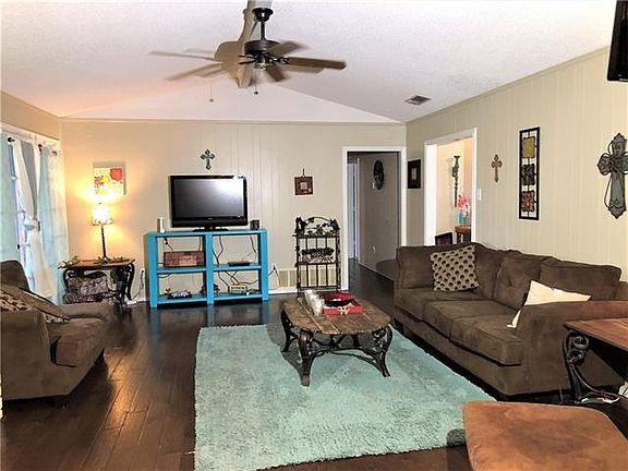 5th image of 115 Burkett Ln