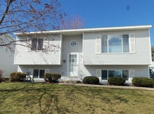 3827 9th Ave SW, Rochester, MN 55902