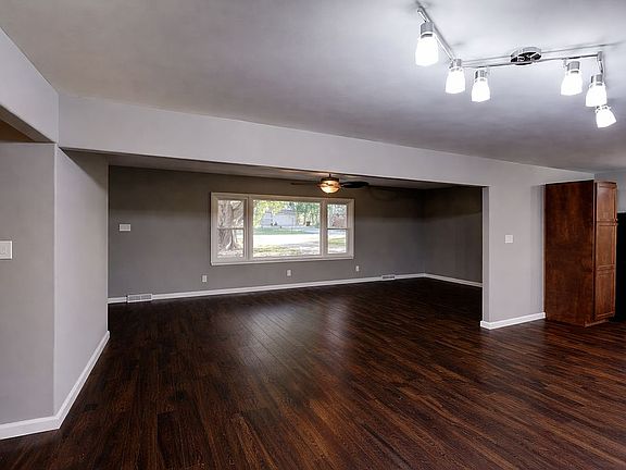9th image of 62 Emerson Dr