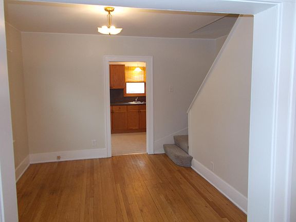 5th image of 311 Phillips Pl #Townhouse