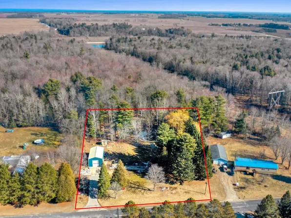 9203 FOX LANE, Two Rivers, WI 54241