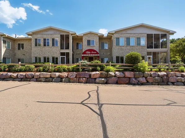 57 Cherokee Cir Unit 104, Madison, WI 53704