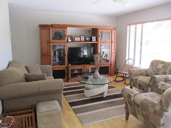 2nd image of 380 Cinnamon Dr