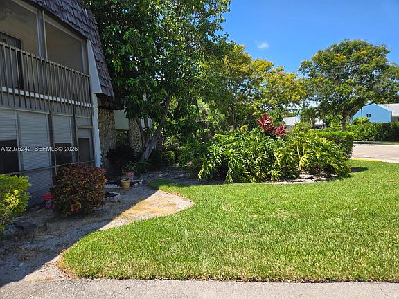 3rd image of 3105 Oakland Shores Dr #J101