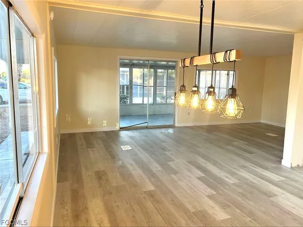 9330 Salisbury Dr, Brooksville, FL 34613