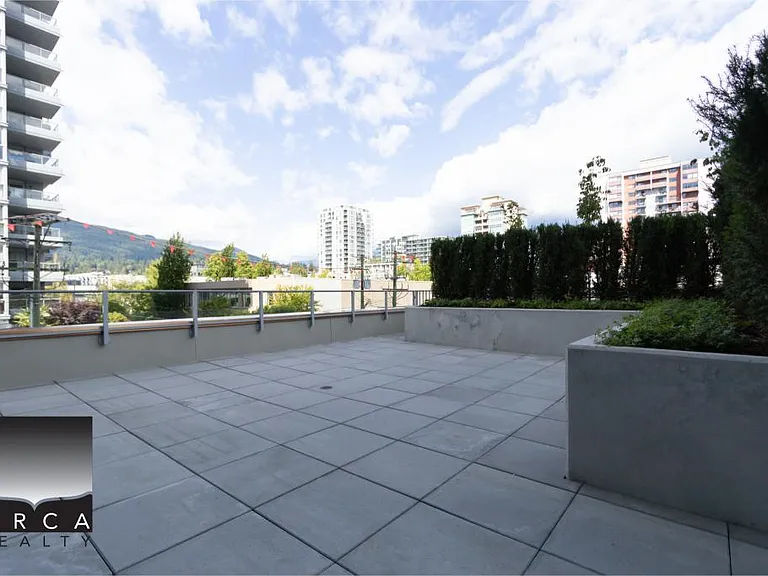 128 W 15th St #303 — Photo 23