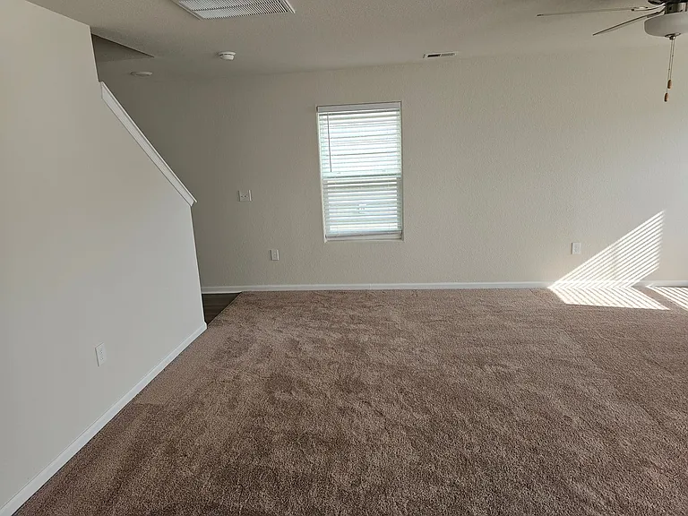 524 Hawley St — Photo 19