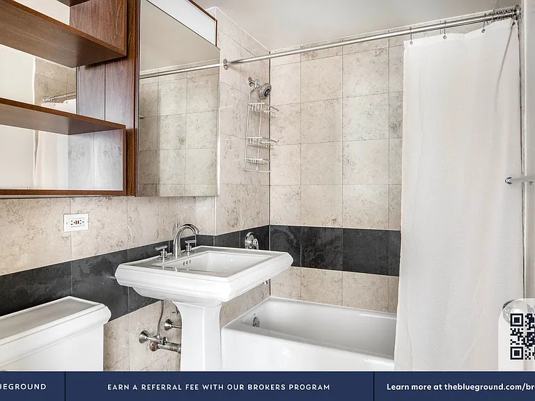 180 W 20th St #9C — Photo 14