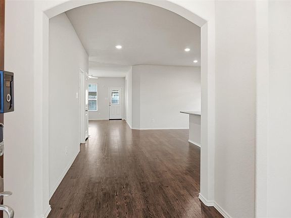 5th image of 521 Waterside Ridge Ln