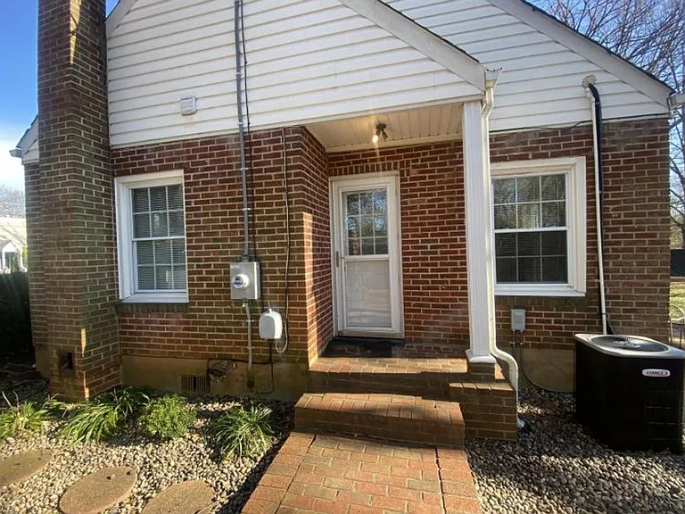 209 Homewood Dr — Photo 1