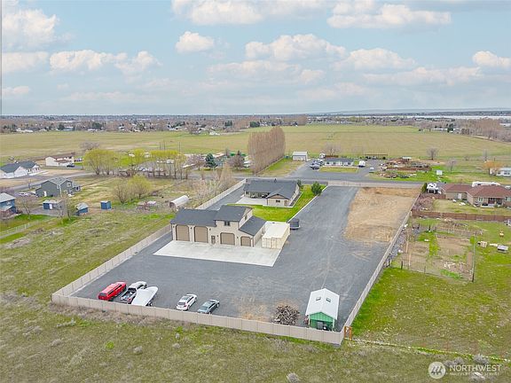 2nd image of 7342 Redmond Road NE