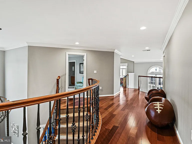 21922 Hyde Park Dr — Photo 21
