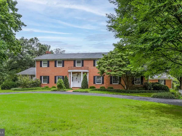 2497 Grand Point Rd, Chambersburg, PA 17202